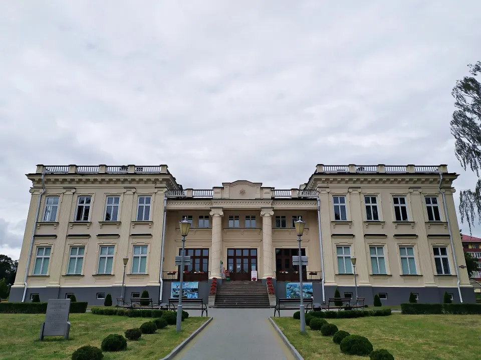 Visit the Drucki-Lubecki Palace in Shchuchyn
