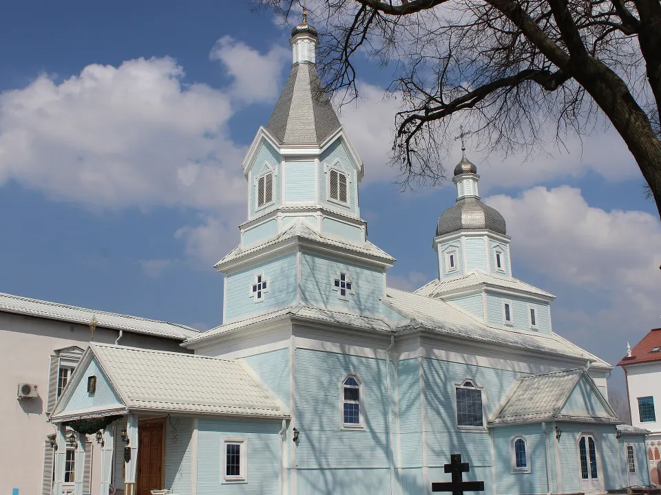 Visit the Church of the Intercession in Čyževičy