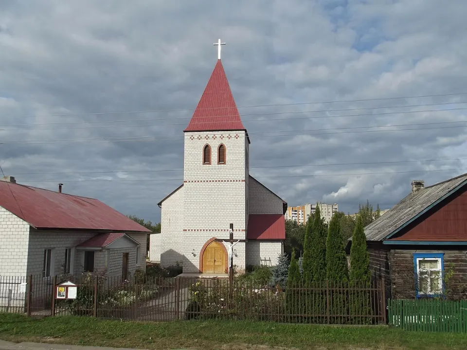 Visit Holy Trinity Catholic Church in Kalinkavičy