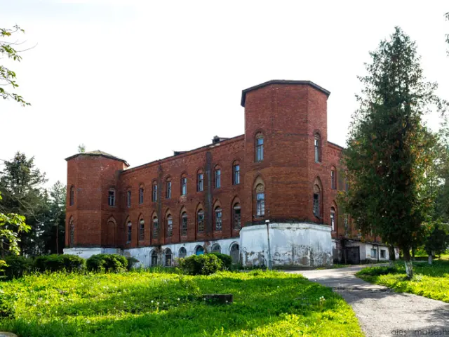 Visit Lubomirski Manor in Yurtsevo - Orsha
