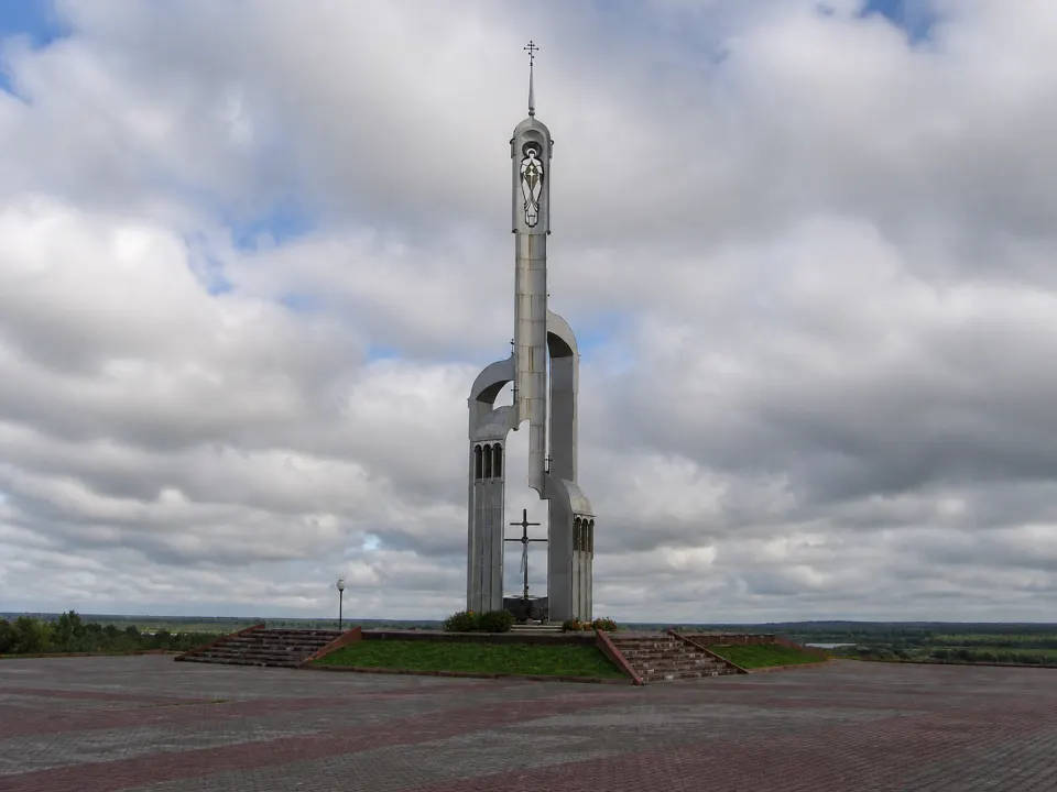 See the Chapel of Saint Euphrosyne by the Dnieper