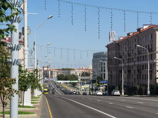 Read the architecture of Independence Avenue - Minsk