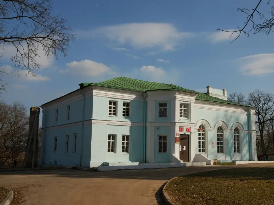 Visit the Zhukowski Estate in Dashkawka