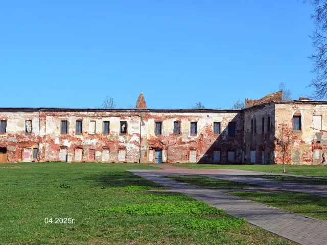 Explore Bykhaw Castle - Bykhaw