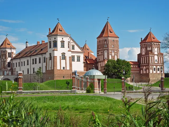 Take a day trip from Minsk to Mir Castle - Minsk