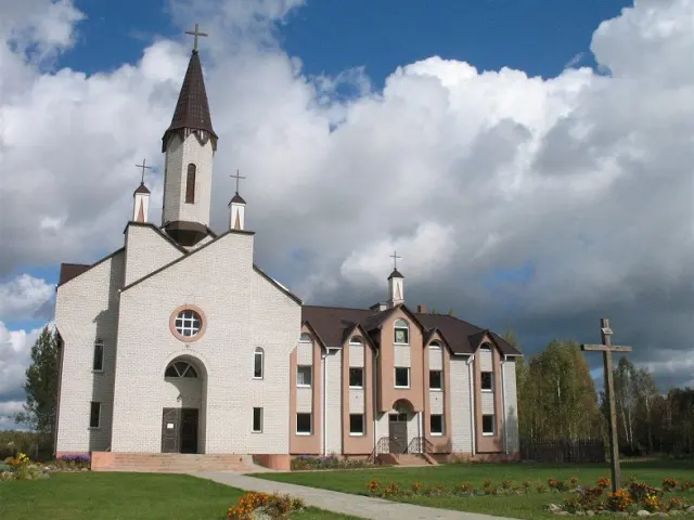 Visit the Church of Divine Mercy - Asipovichy