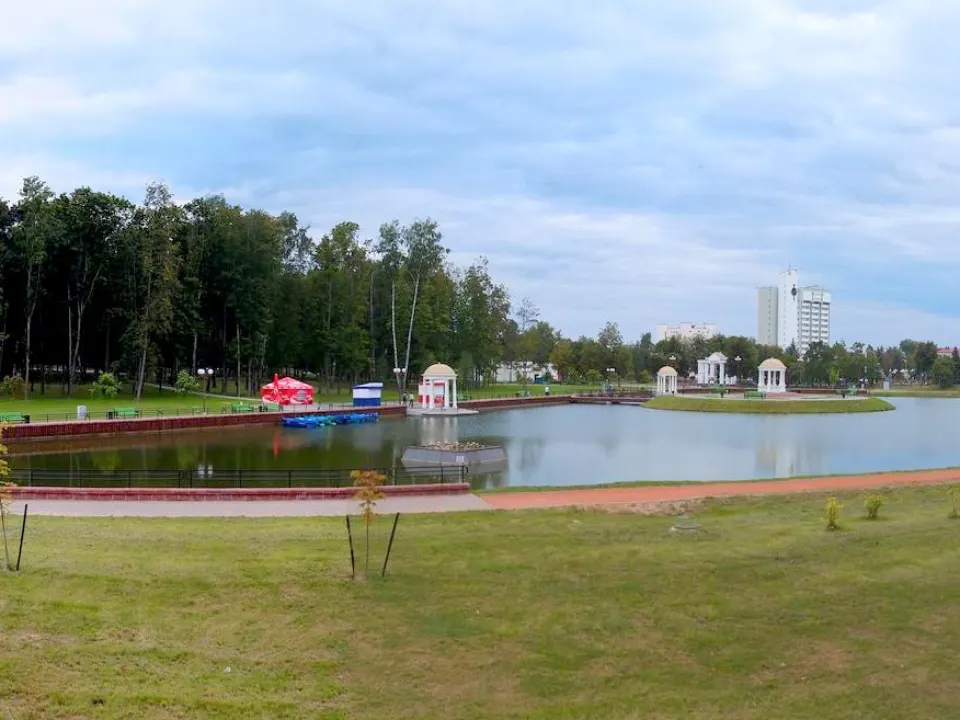 Walk through Victory Park