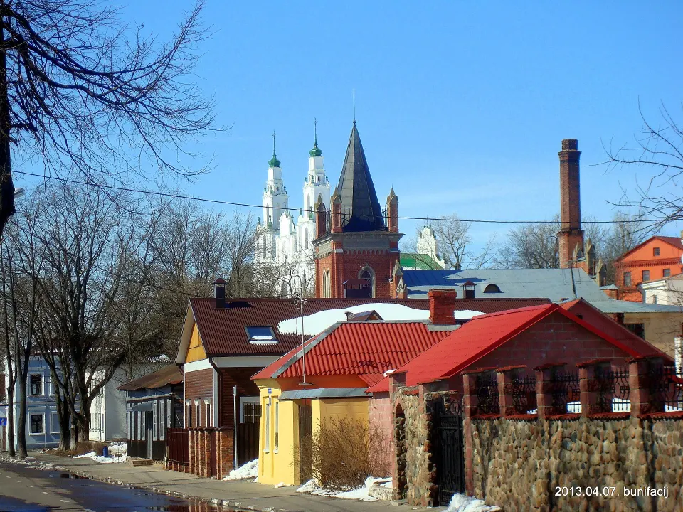 Walk along Lower Pakroŭskaja Street