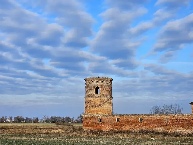 See the Khreptovich Murovanka at Ščorsy - Novogrudok