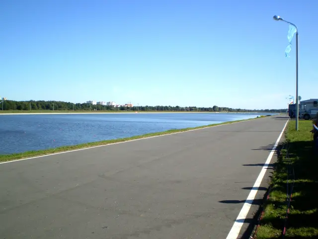 Walk a Loop around the Rowing Canal - Brest