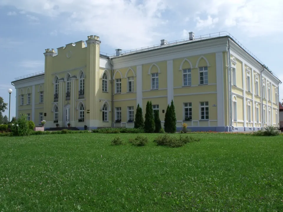 See the Potemkin Palace in Krychaw