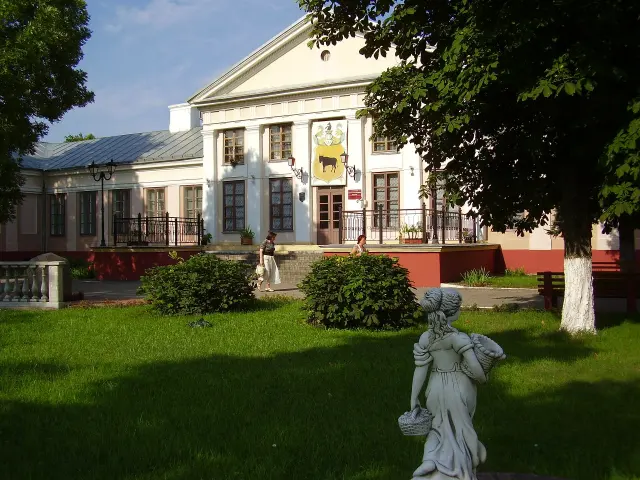 See the Tyzenhaus Palace - Pastavy