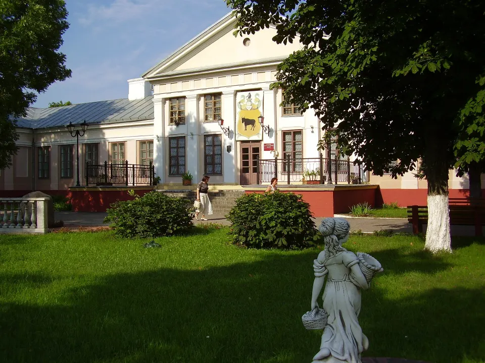 See the Tyzenhaus Palace