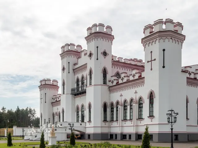 Visit the Pusłowski Palace in Kosava - Slonim