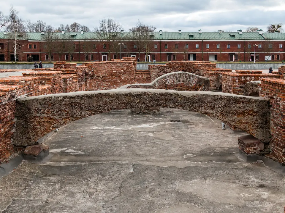 See the Ruins of the White Palace