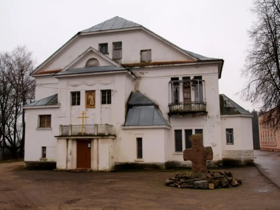 Visit Lubienski Manor in Miezhava